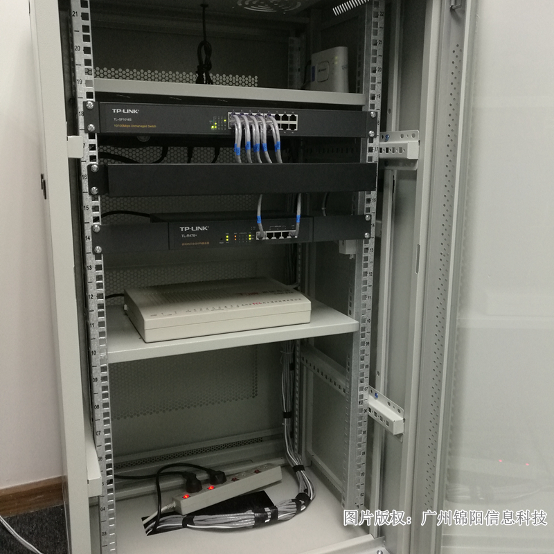 网络机房布线标准_装修新房网络如何布线_办公室网络布线系统图