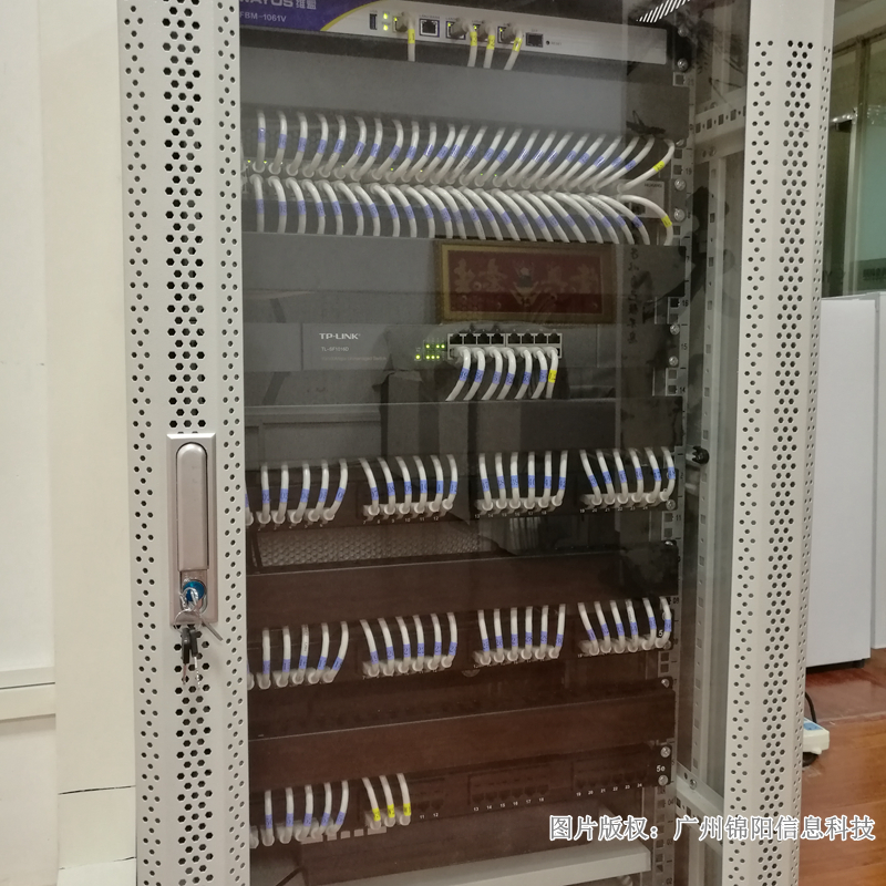 网络机房布线方案_网络布线工程报价_工程布线